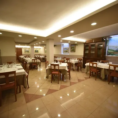 E La Solaria 酒店