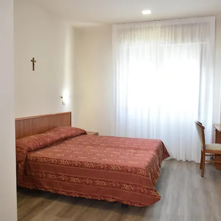 E La Solaria Con Parcheggio Gratuito A 450 Mt Dalla Nuova Basilica Di Padre Pio Hotel San Giovanni Rotondo