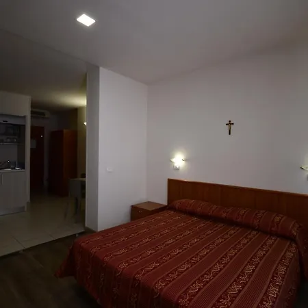 Hotel E La Solaria Con Parcheggio Gratuito A 450 Mt Dalla Nuova Basilica Di Padre Pio