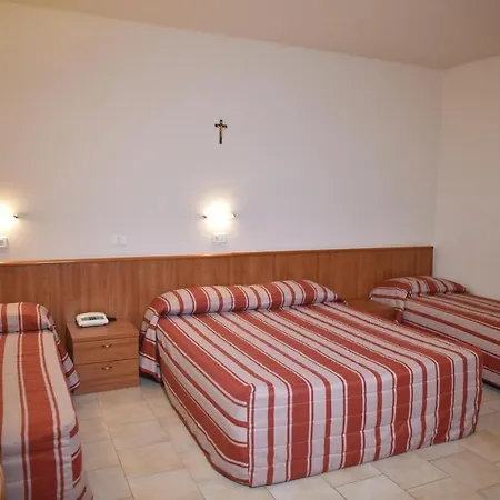 فندق E La Solaria سان جيوفاني روتوندو