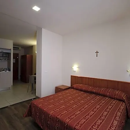 E La Solaria Con Parcheggio Gratuito A 450 Mt Dalla Nuova Basilica Di Padre Pio 3* San Giovanni Rotondo