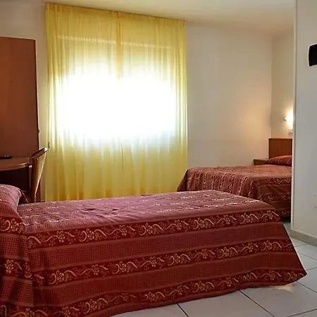 E La Solaria Con Parcheggio Gratuito A 450 Mt Dalla Nuova Basilica Di Padre Pio 3*