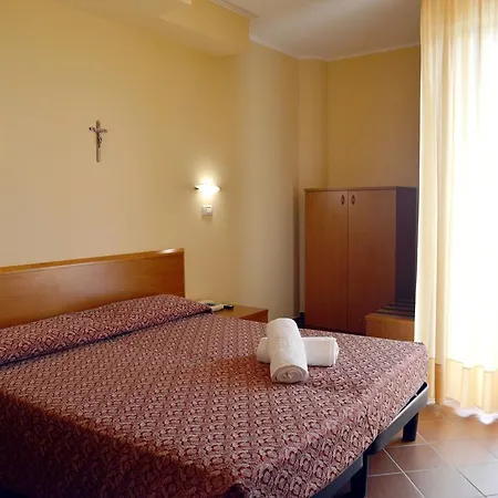 E La Solaria Con Parcheggio Gratuito A 450 Mt Dalla Nuova Basilica Di Padre Pio San Giovanni Rotondo