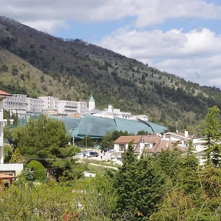 Hotel E La Solaria Con Parcheggio Gratuito A 450 Mt Dalla Nuova Basilica Di Padre Pio
