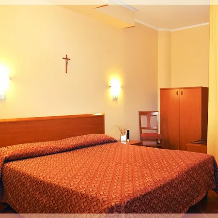 Hotel E La Solaria Con Parcheggio Gratuito A 450 Mt Dalla Nuova Basilica Di Padre Pio